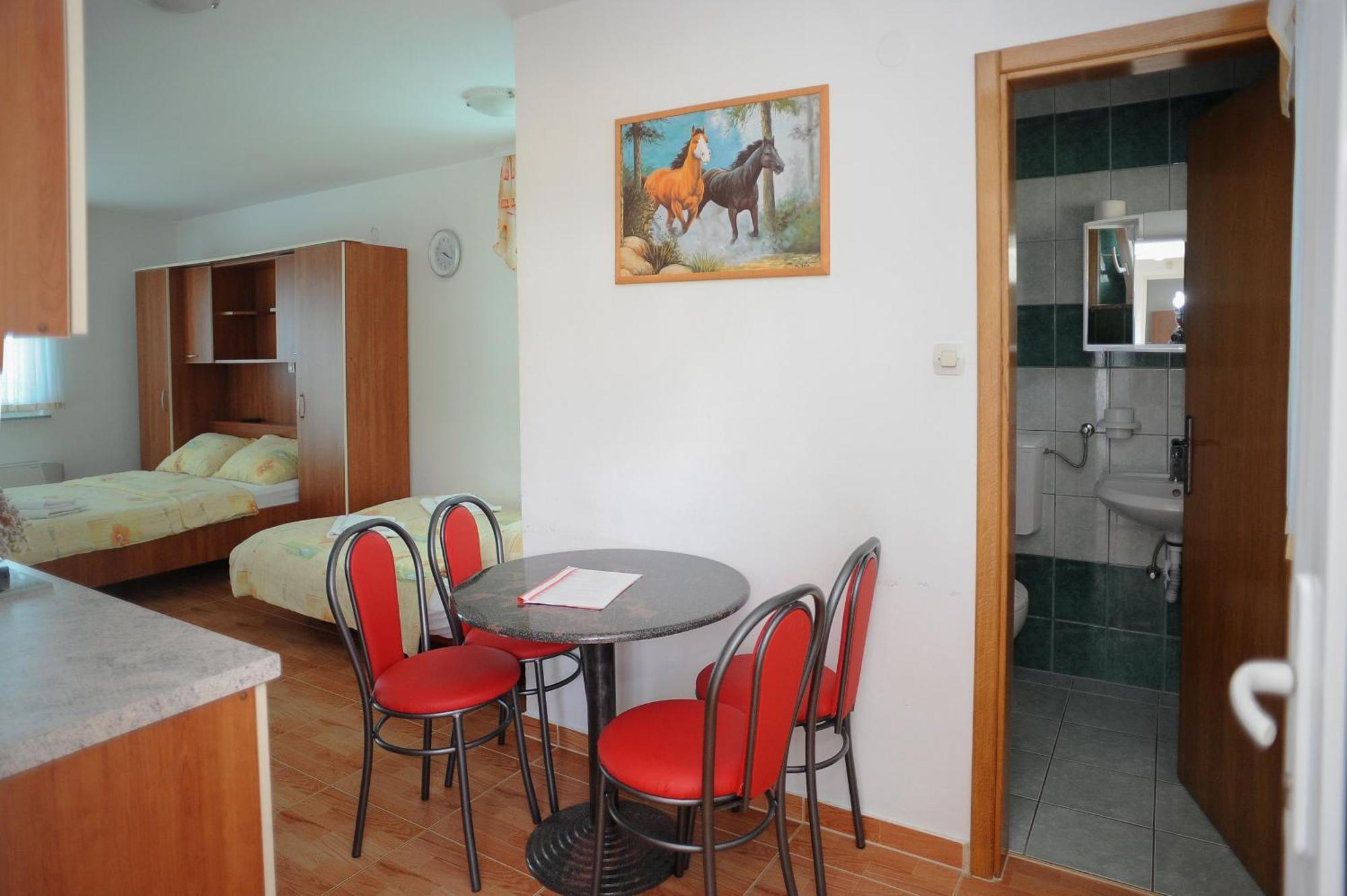 Guest house Apartmani Vila Caska 3*