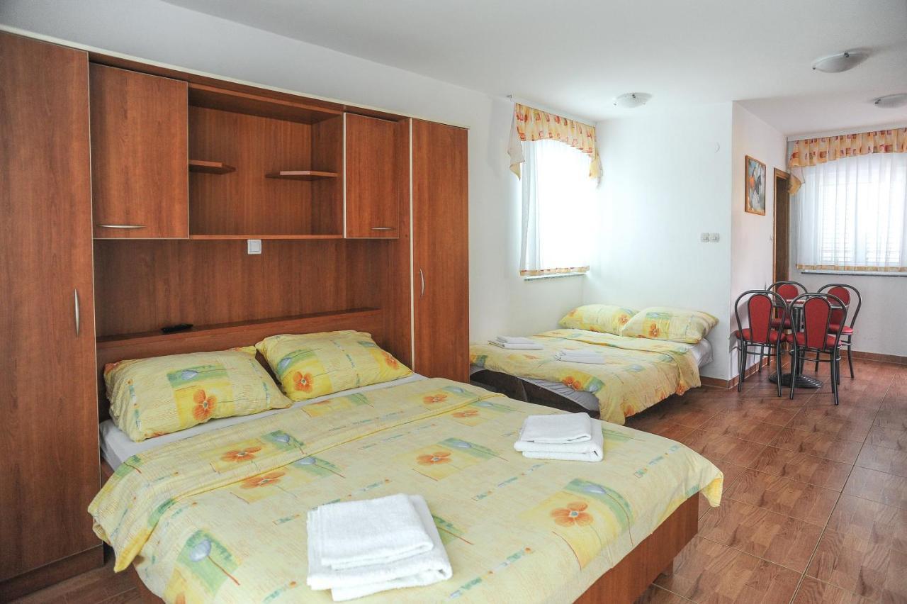 Guest house Apartmani Vila Caska 3*