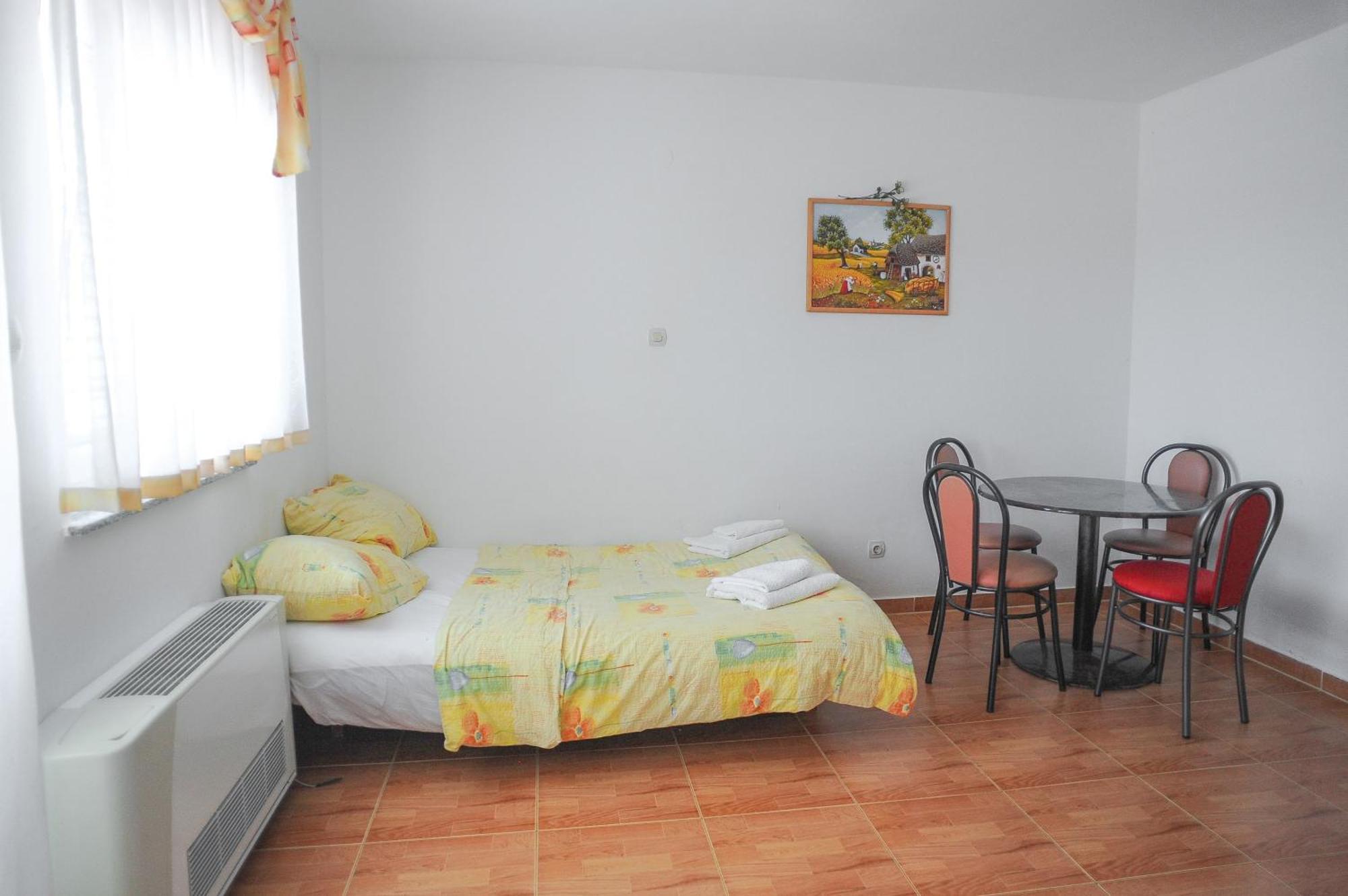 Guest house Apartmani Vila Caska 3*